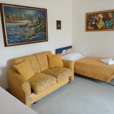 Alloggio Turistico Isabella Ventotene Buitenkant foto